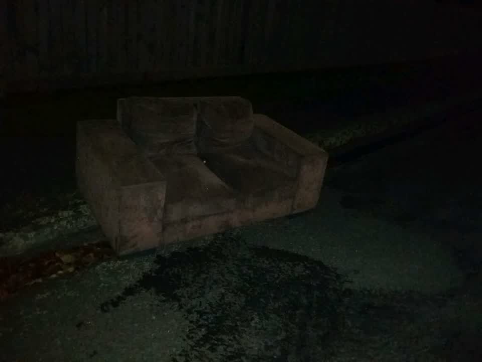 The photograph attached to this rubbish/recycling report