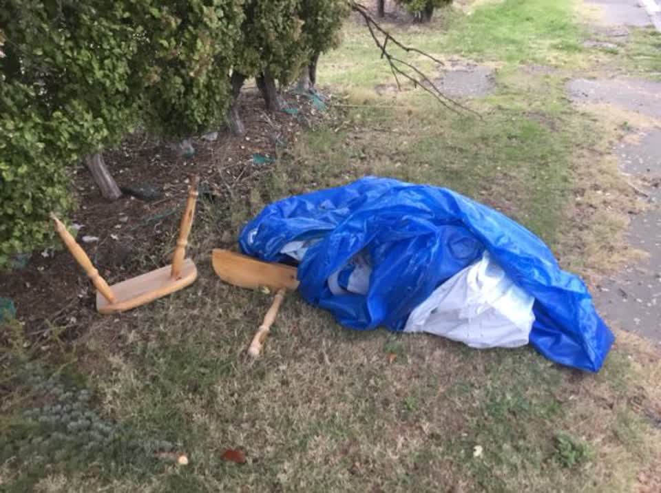 The photograph attached to this rubbish/recycling report
