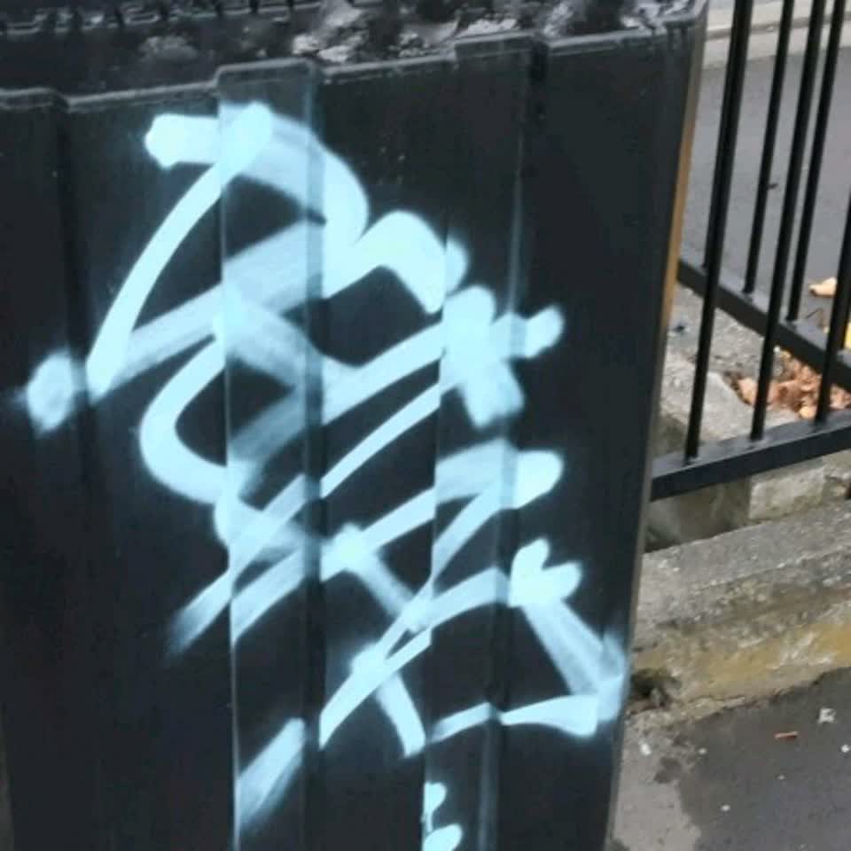 The photograph attached to this graffiti report