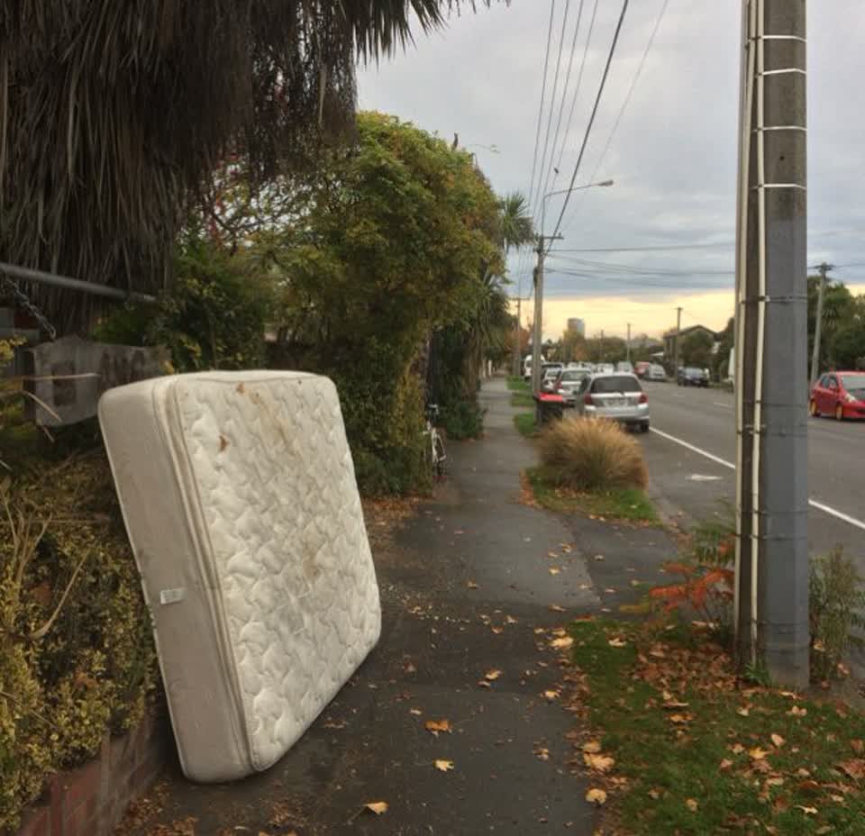 The photograph attached to this rubbish/recycling report