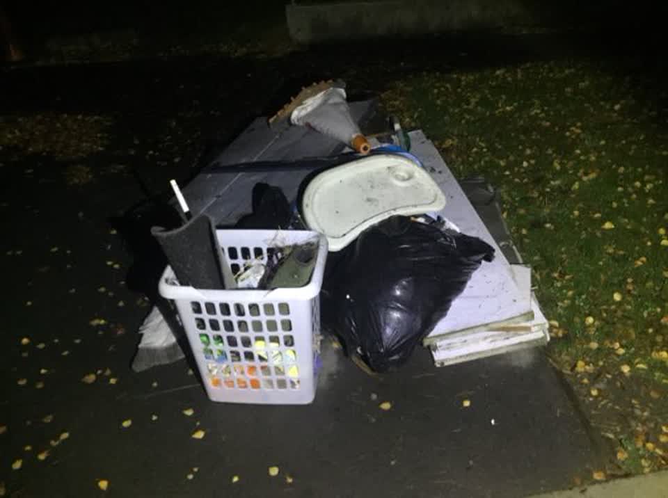 The photograph attached to this rubbish/recycling report