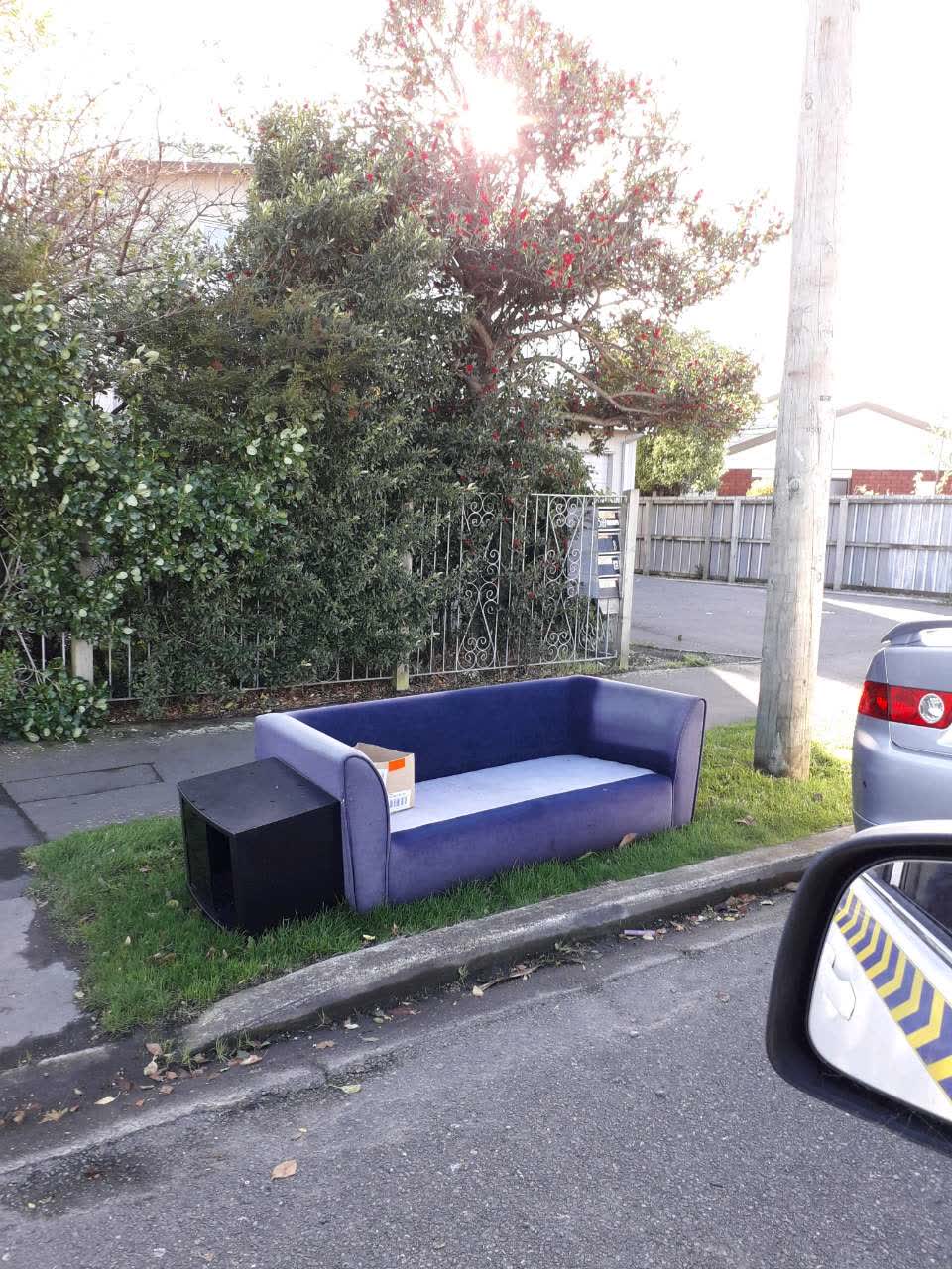 The photograph attached to this rubbish/recycling report
