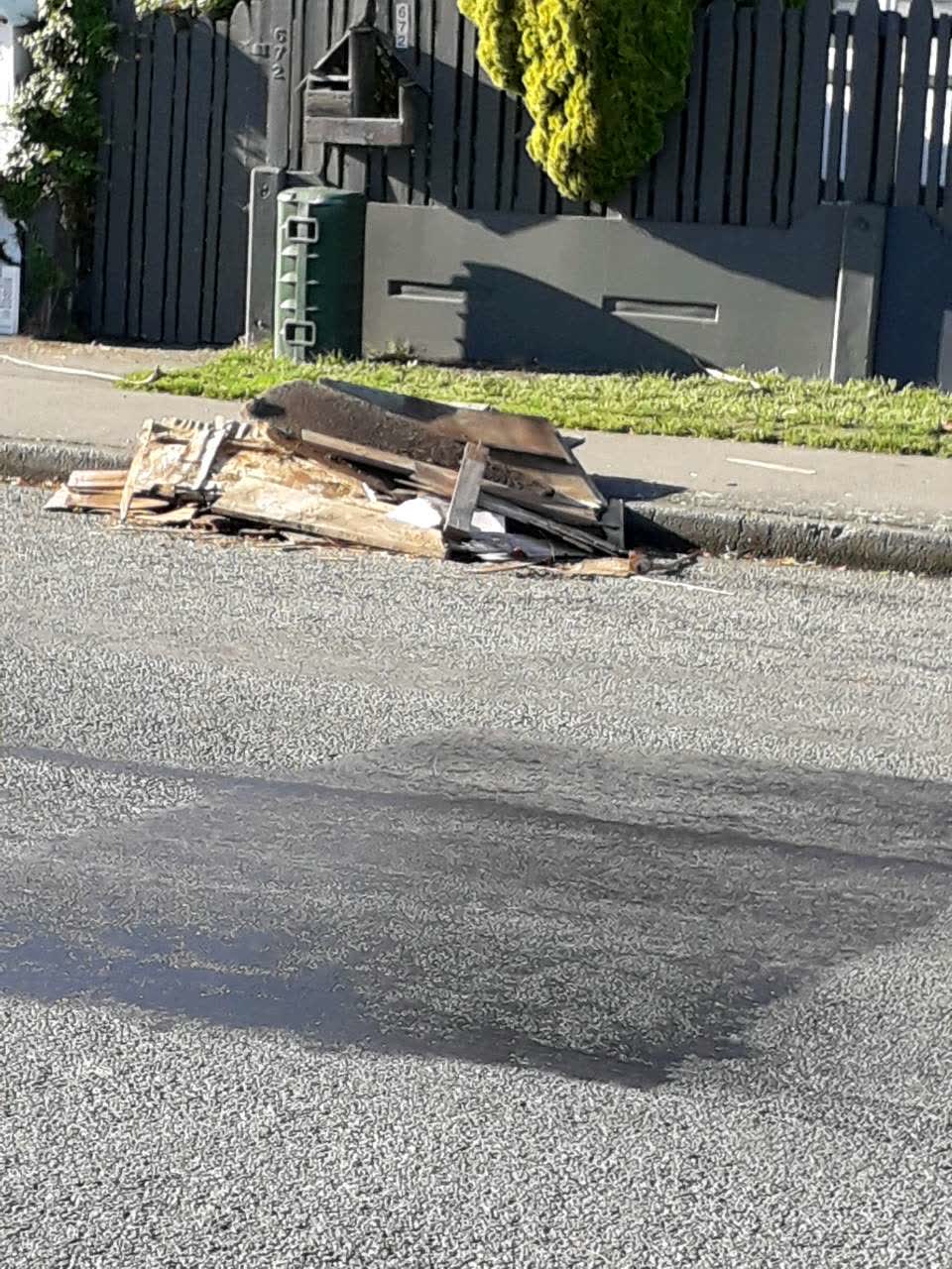 The photograph attached to this rubbish/recycling report