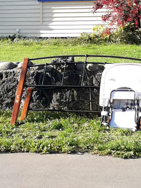 Rubbish/Recycling, a report photo
