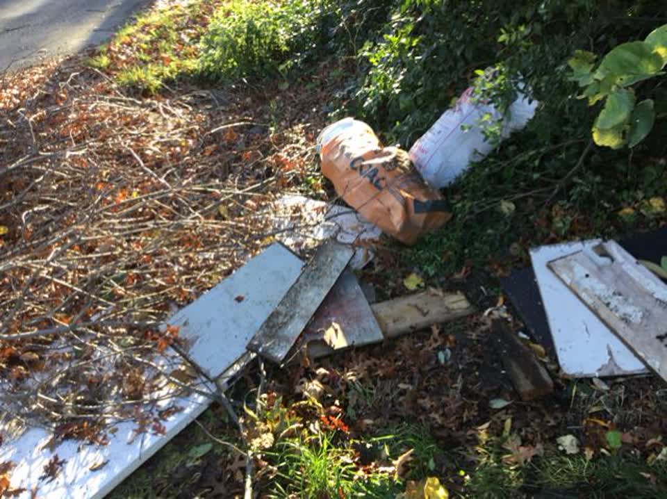 The photograph attached to this rubbish/recycling report