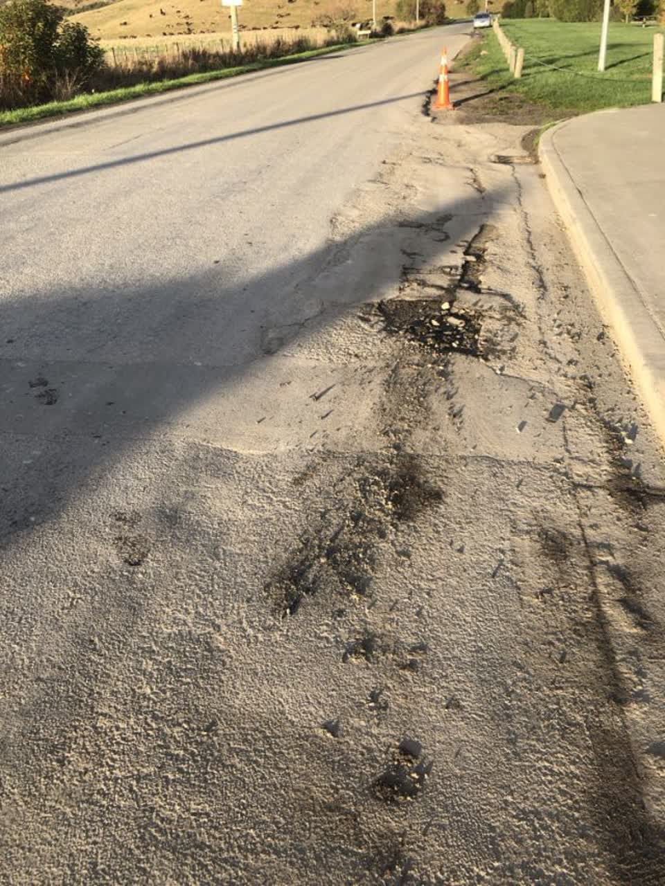 The photograph attached to this roading/streets report