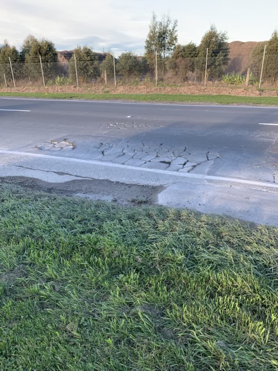 The photograph attached to this roading/streets report