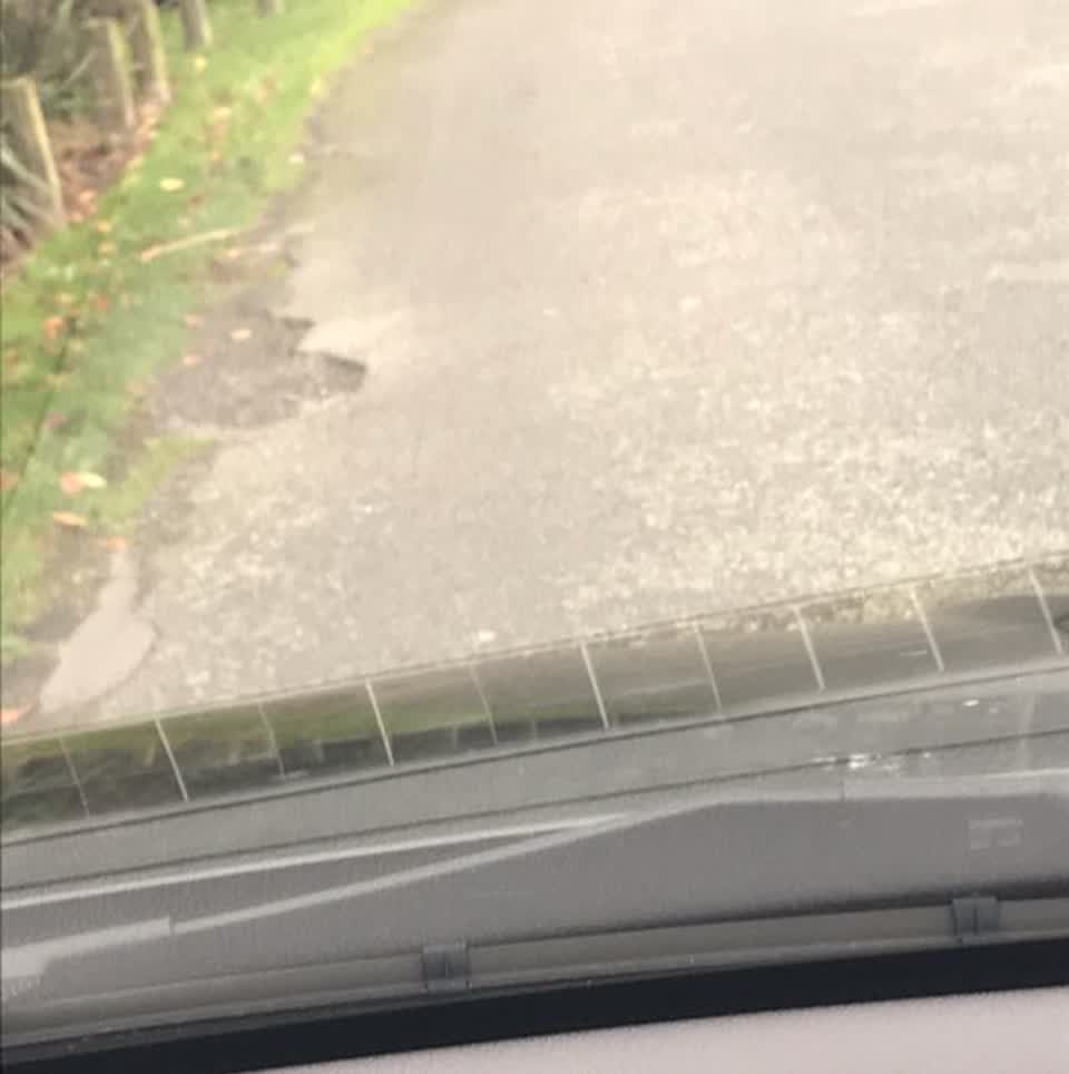The photograph attached to this roading/streets report
