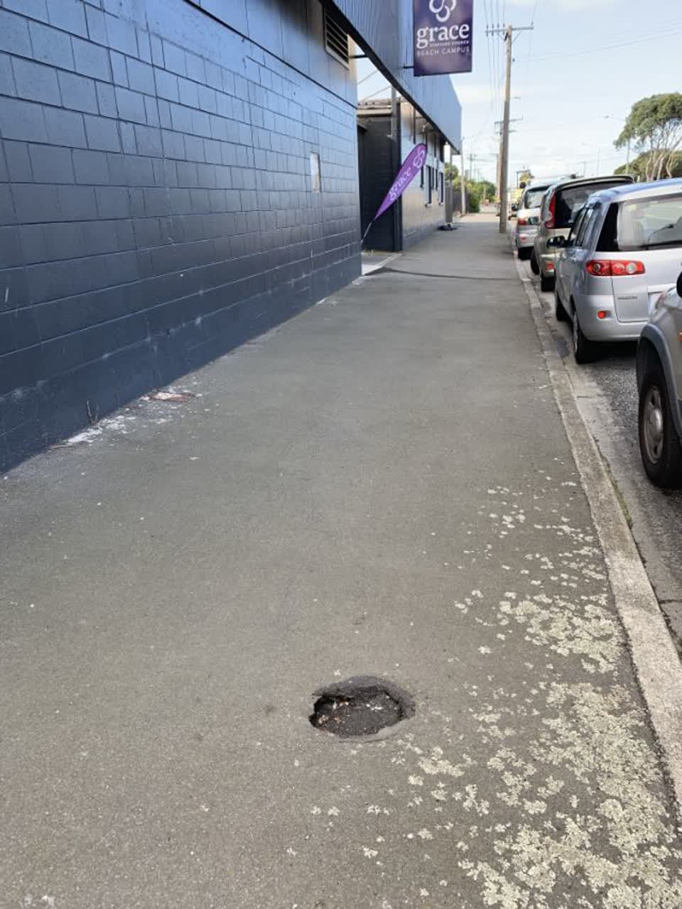 The photograph attached to this roading/streets report