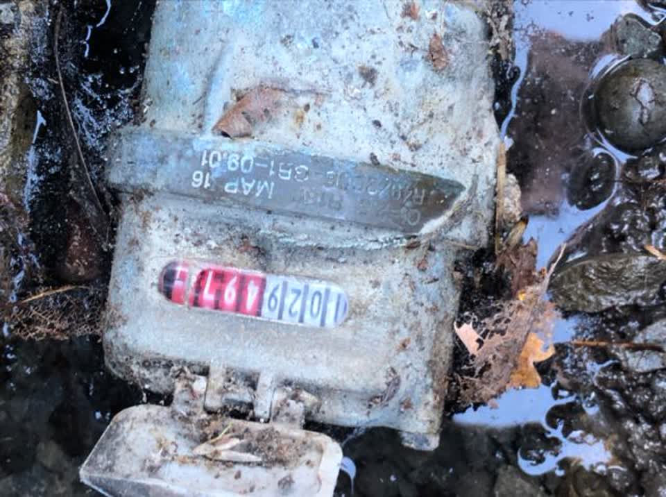 The photograph attached to this water supply report