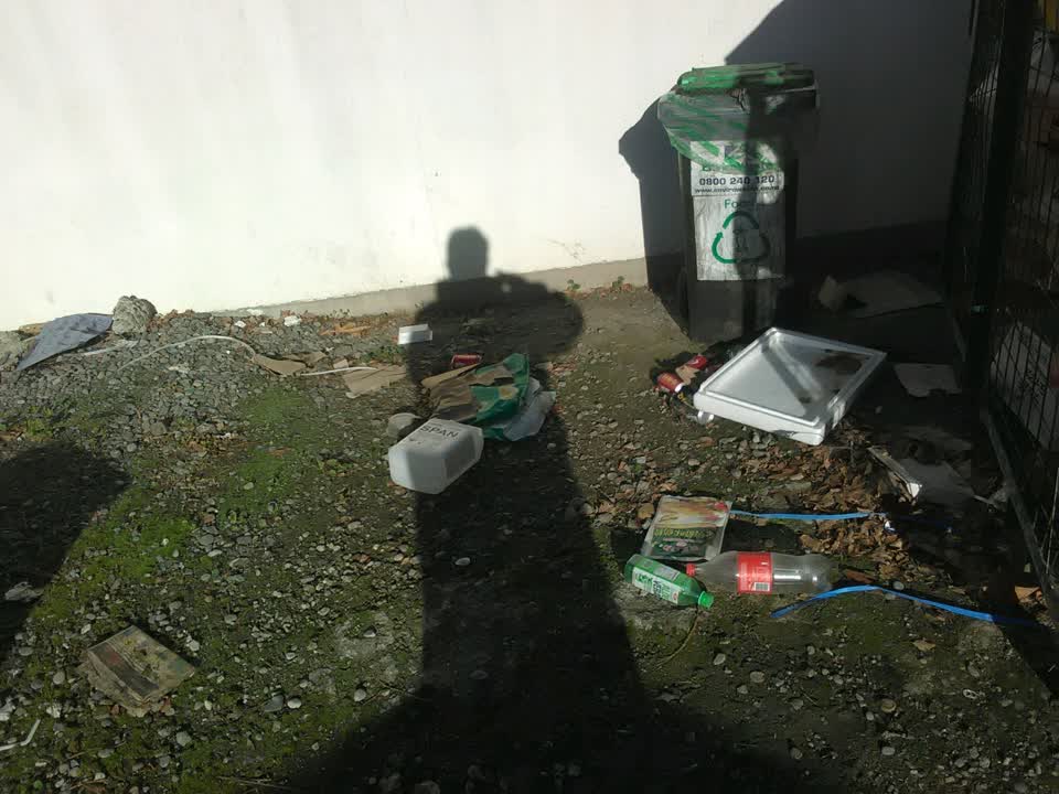 The photograph attached to this rubbish/recycling report