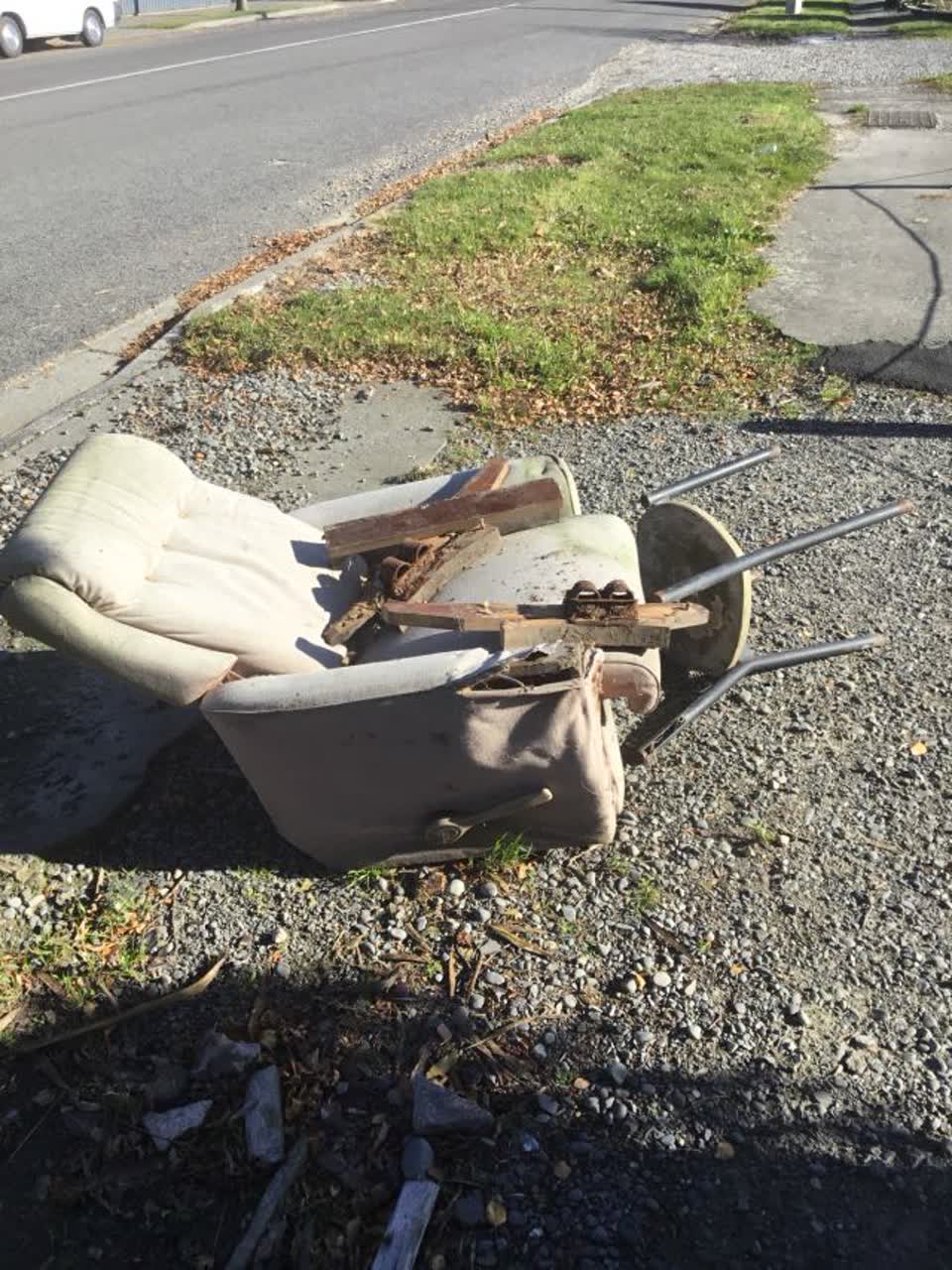The photograph attached to this rubbish/recycling report