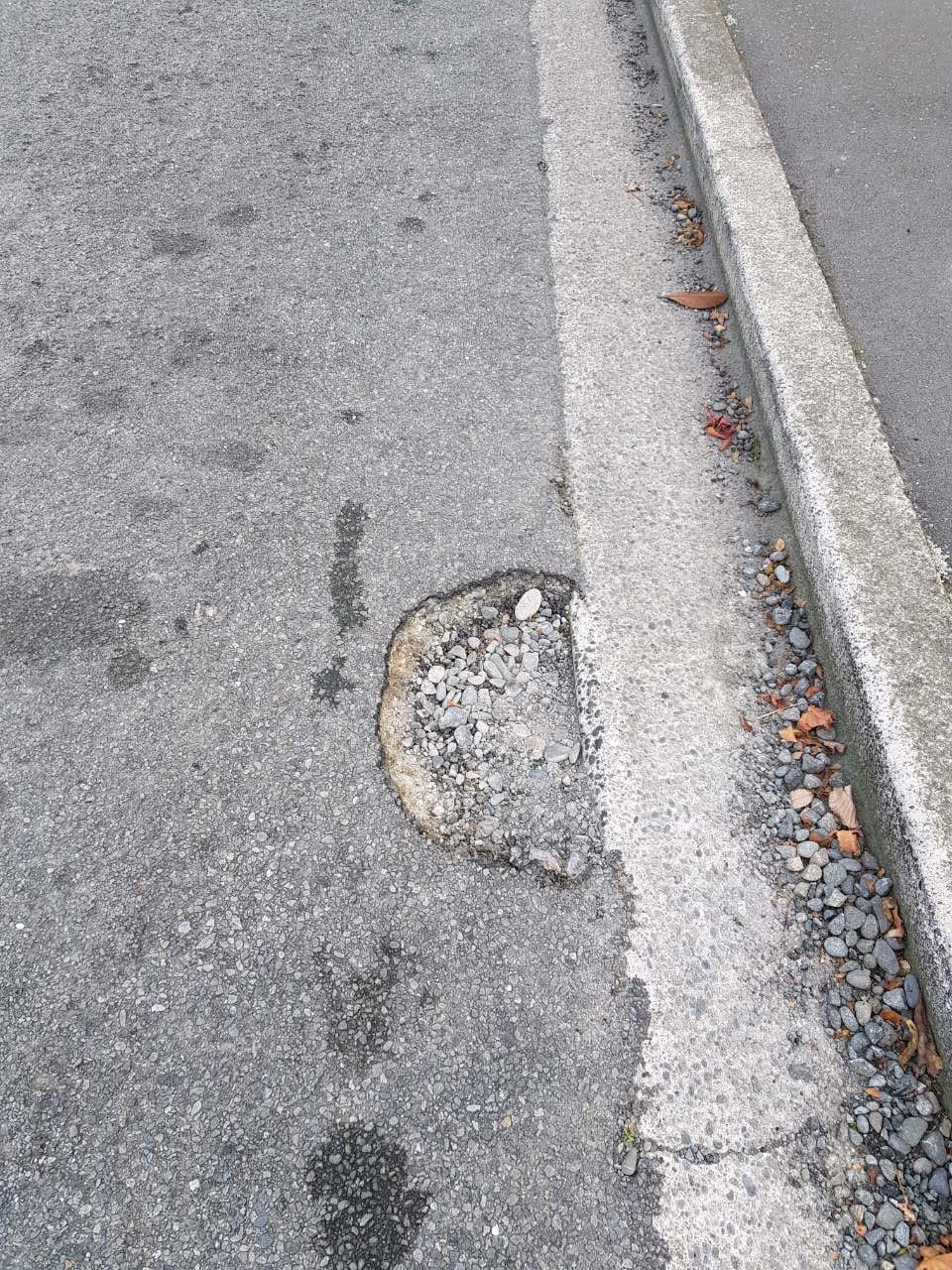 The photograph attached to this roading/streets report