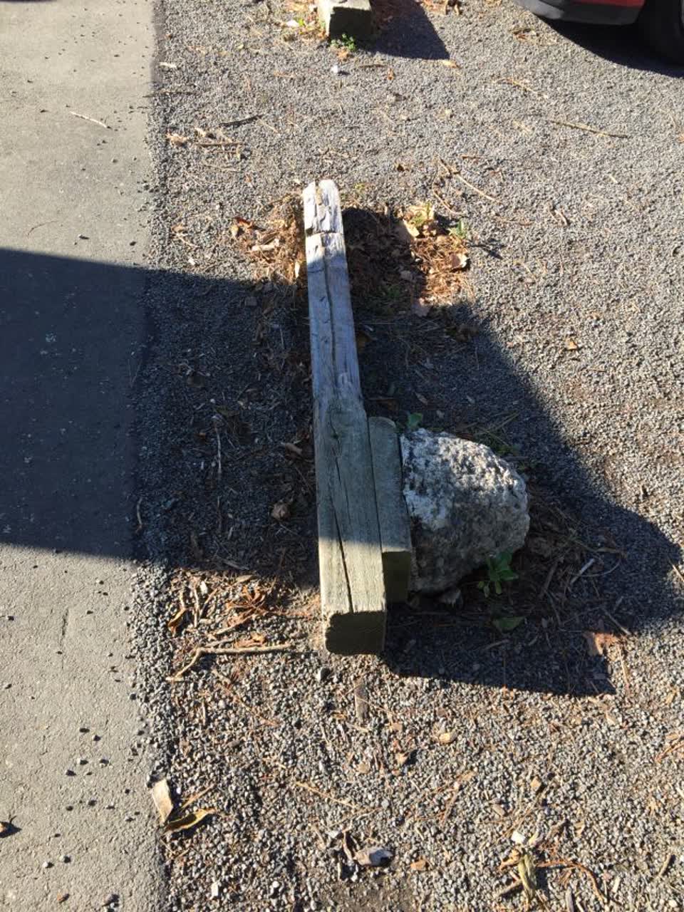 The photograph attached to this roading/streets report