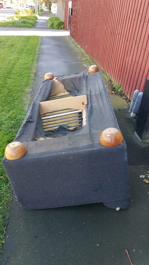 Rubbish/Recycling, a report photo