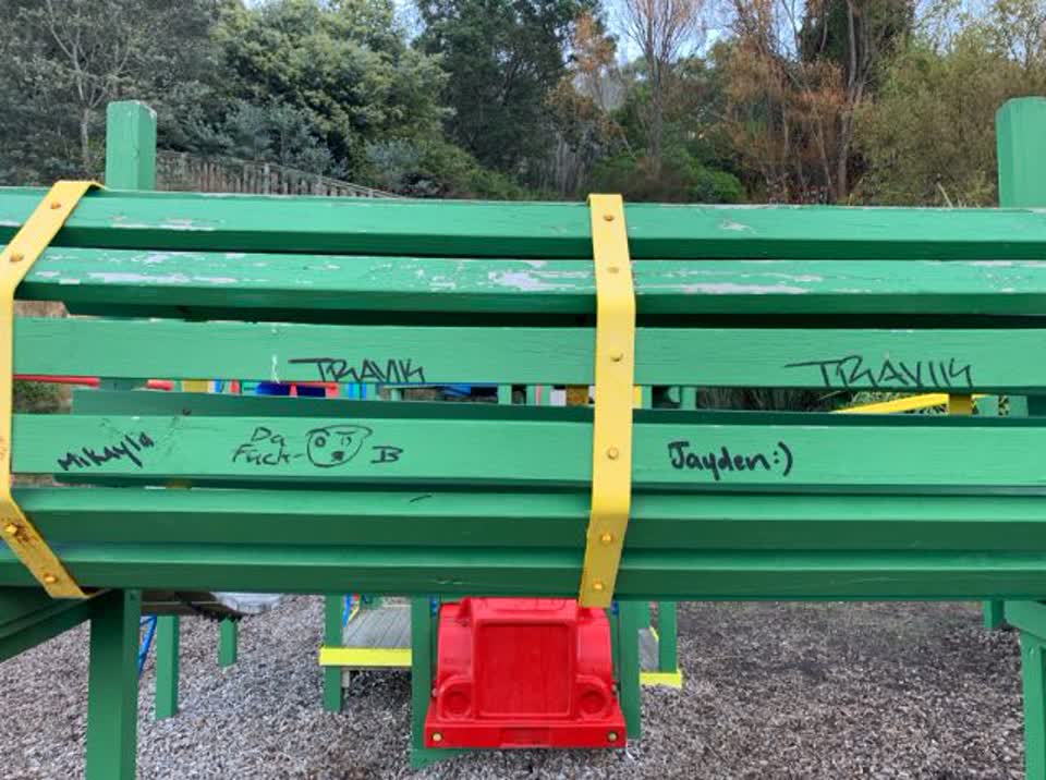The photograph attached to this graffiti report