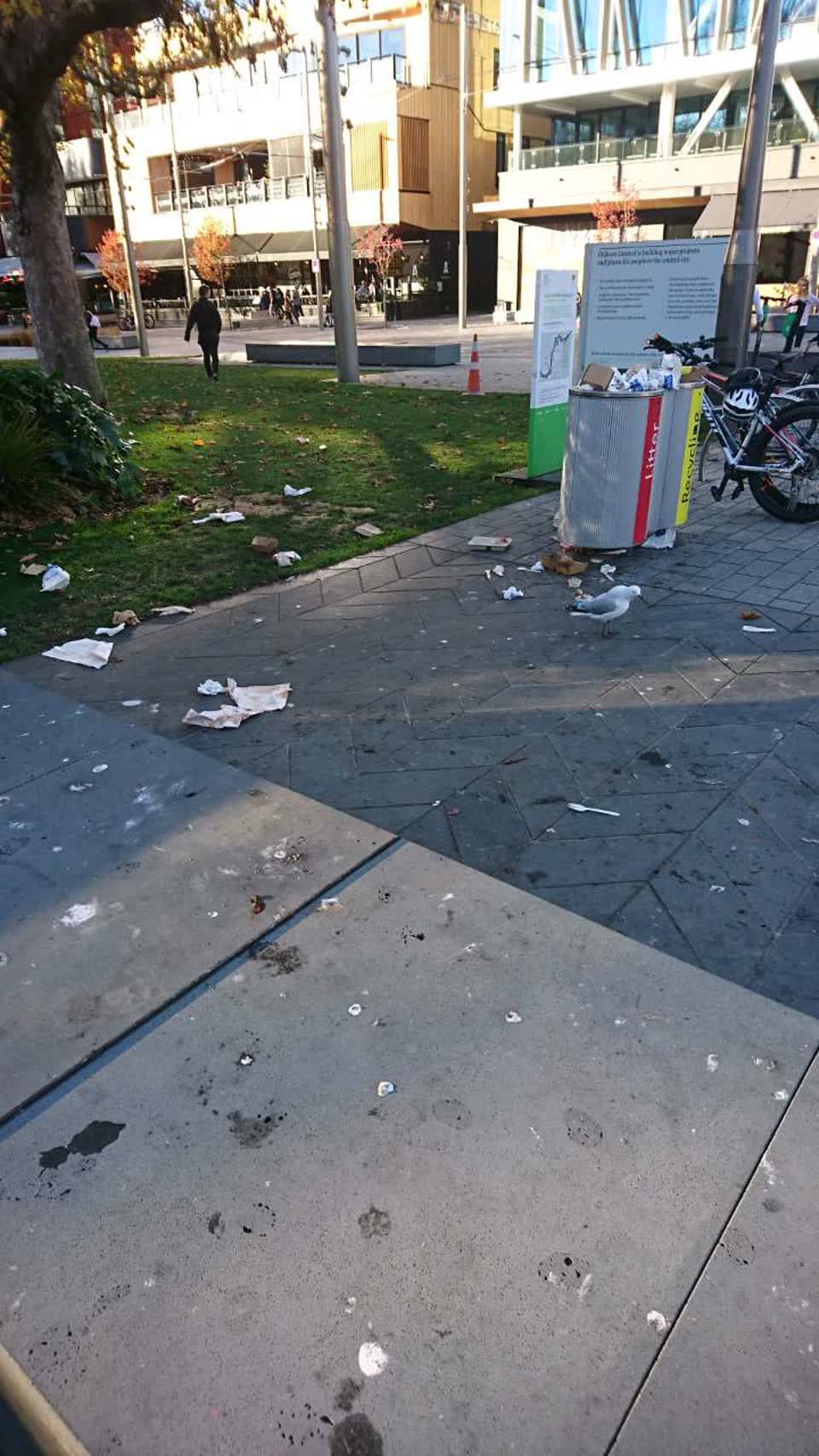 The photograph attached to this rubbish/recycling report