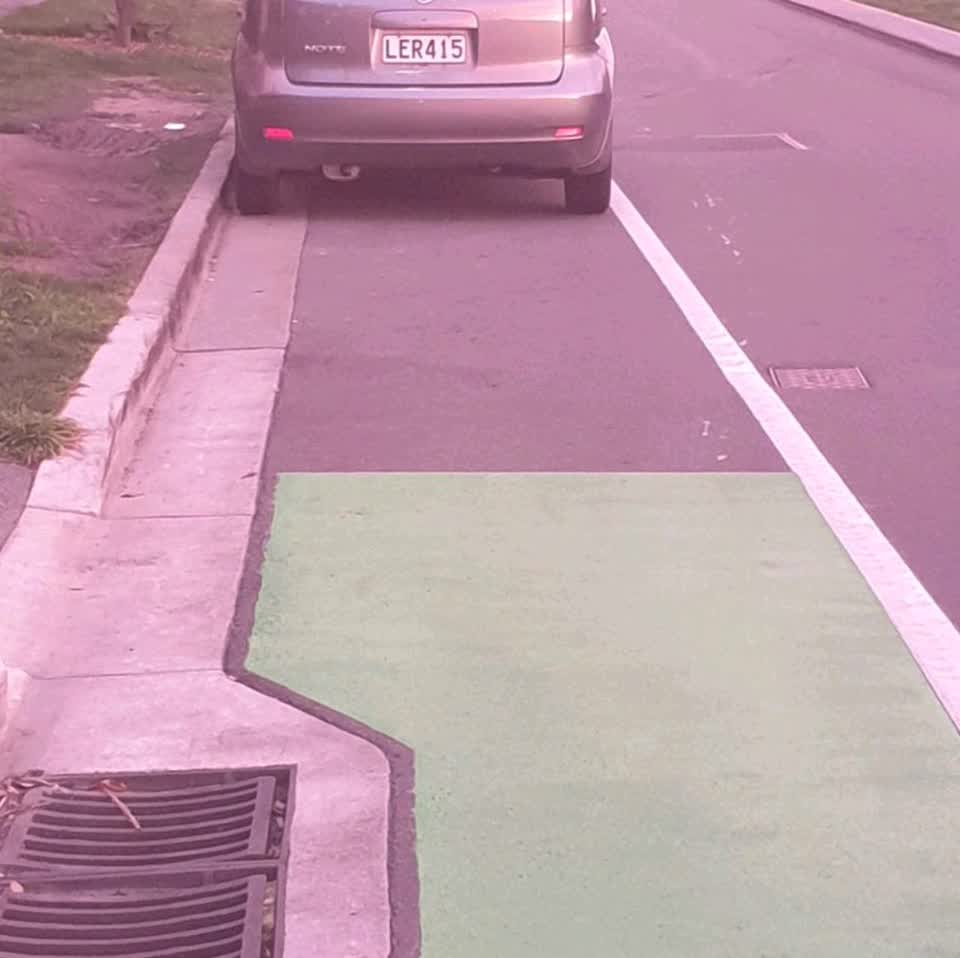 The photograph attached to this roading/streets report