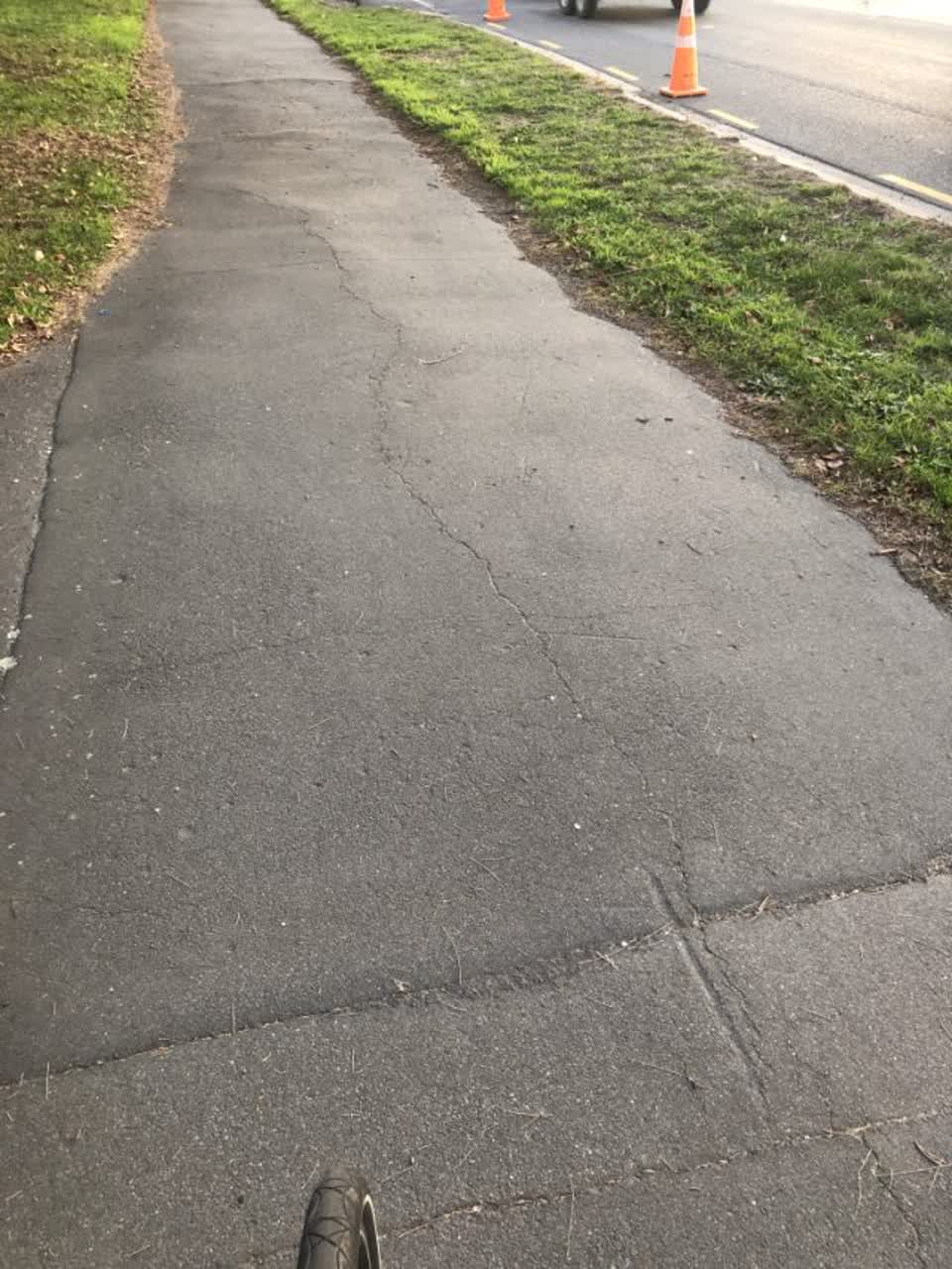 The photograph attached to this roading/streets report