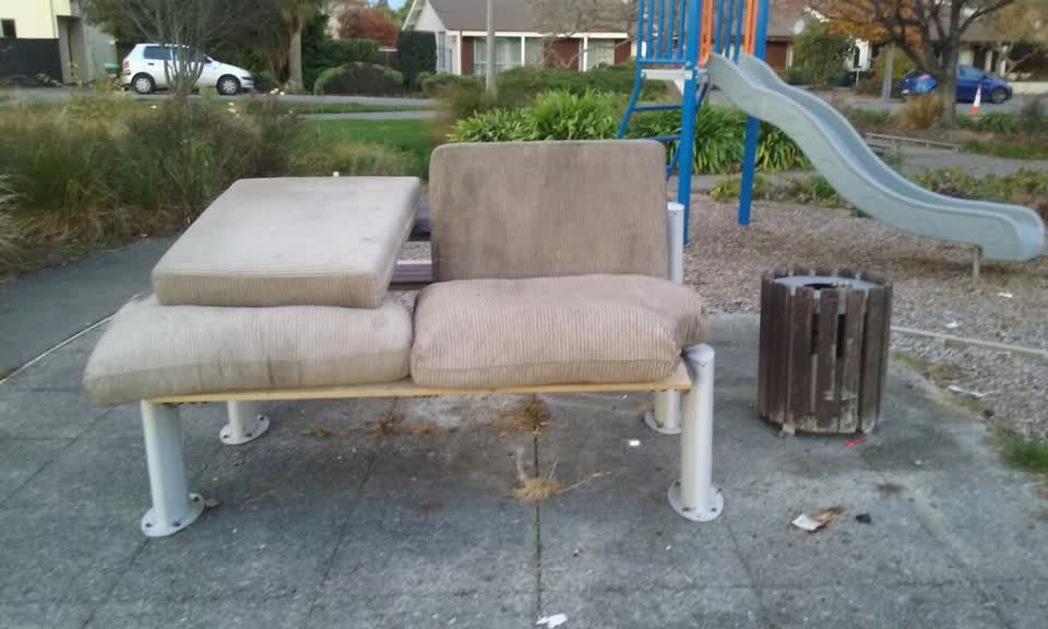 The photograph attached to this rubbish/recycling report