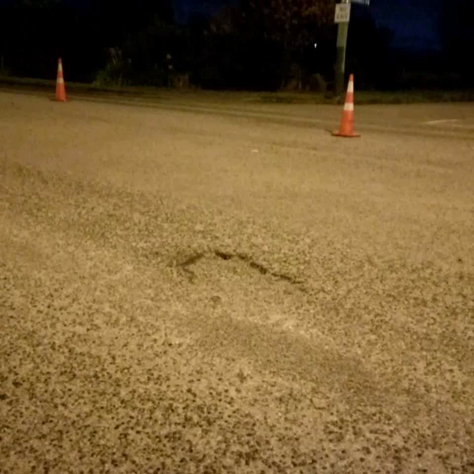 The photograph attached to this roading/streets report