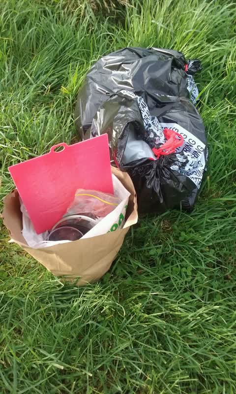 Rubbish/Recycling, a report photo