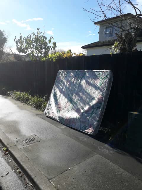 Rubbish/Recycling, a report photo