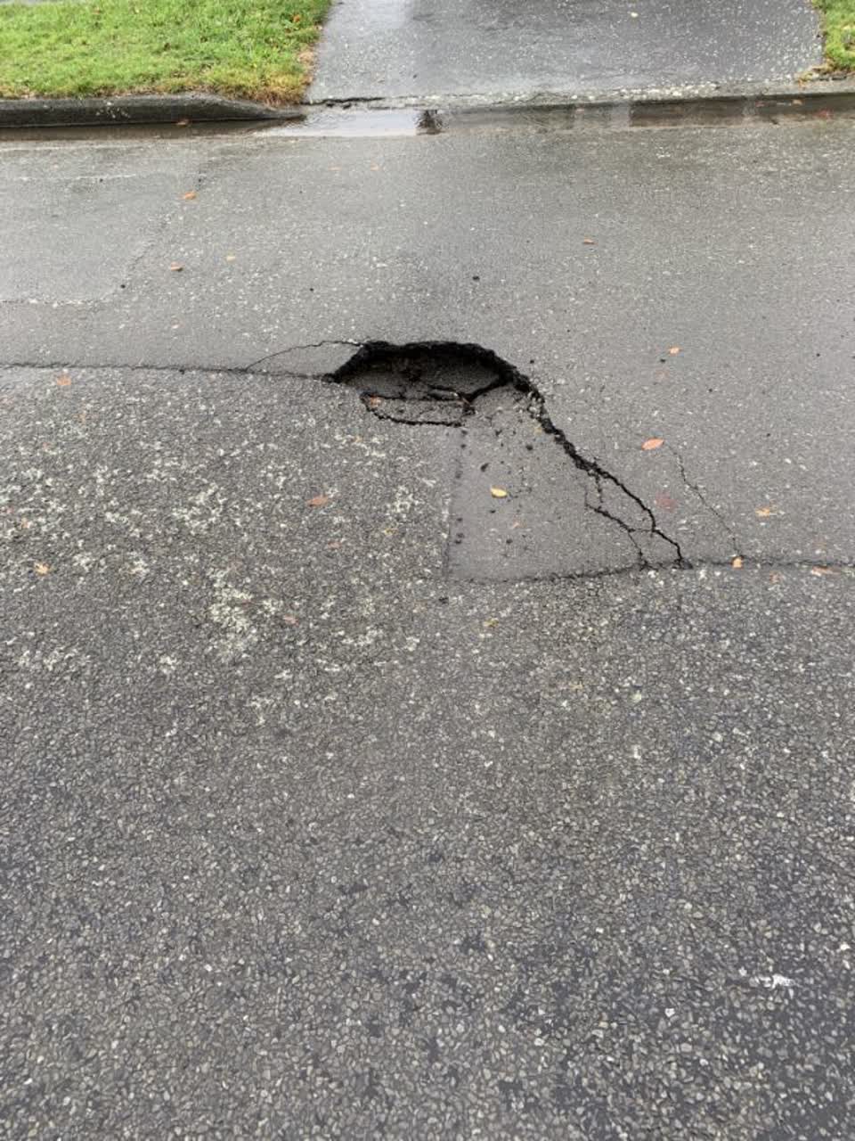 The photograph attached to this roading/streets report