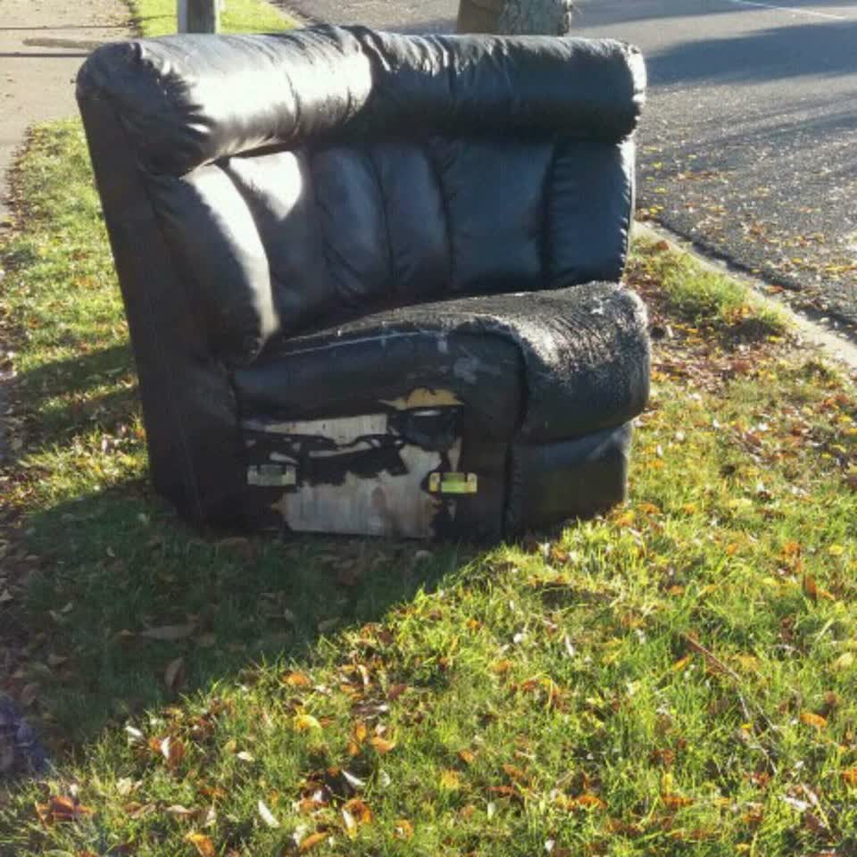 The photograph attached to this rubbish/recycling report