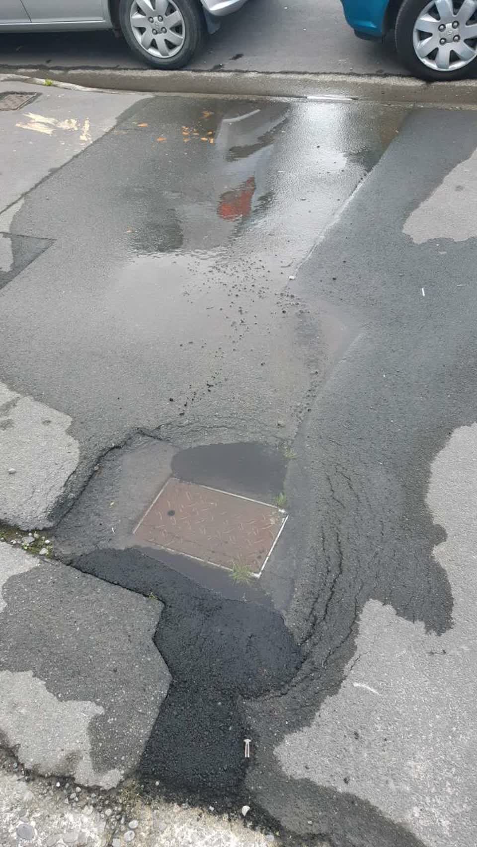 The photograph attached to this roading/streets report