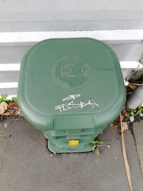 Graffiti, a report photo