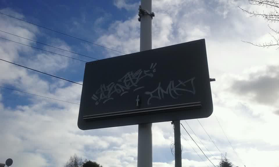 The photograph attached to this graffiti report