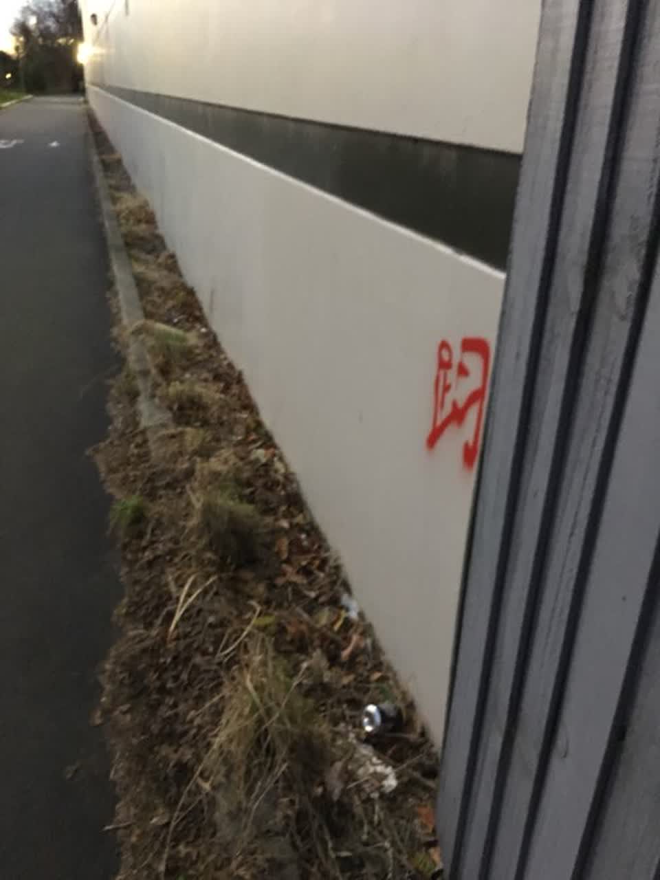 The photograph attached to this graffiti report