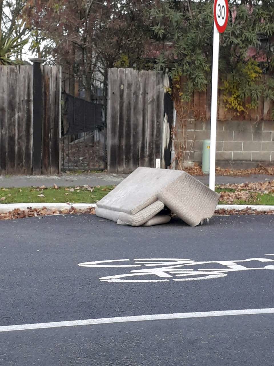 The photograph attached to this rubbish/recycling report
