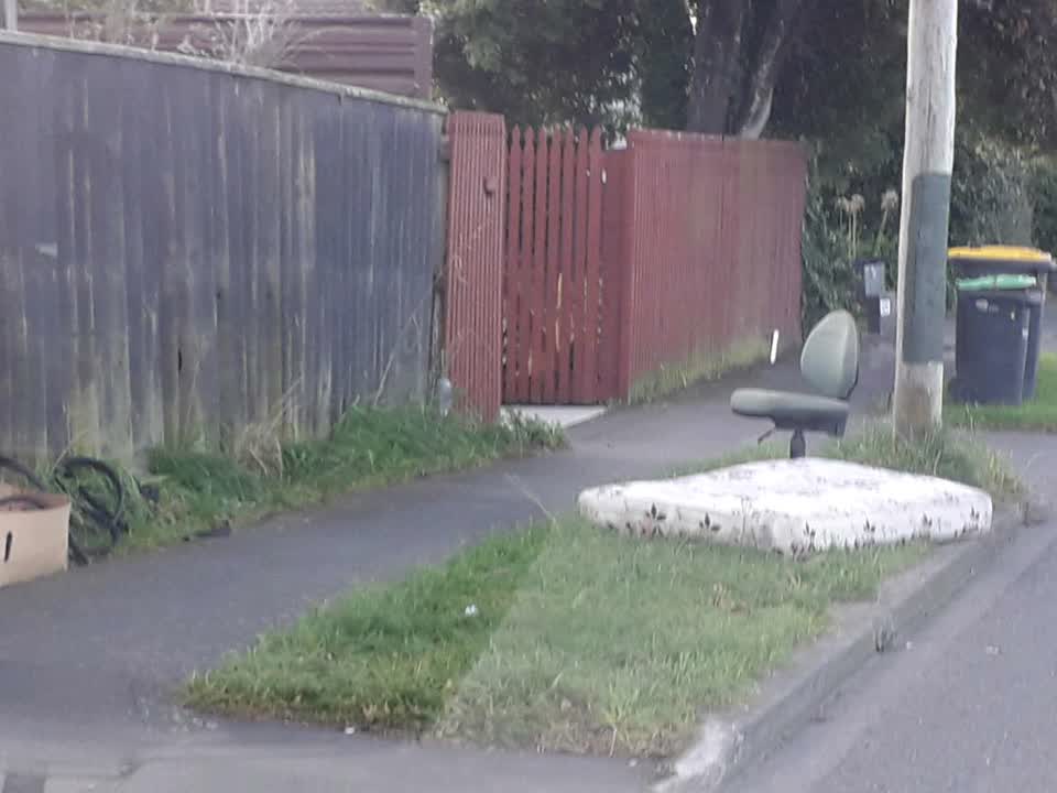 The photograph attached to this rubbish/recycling report