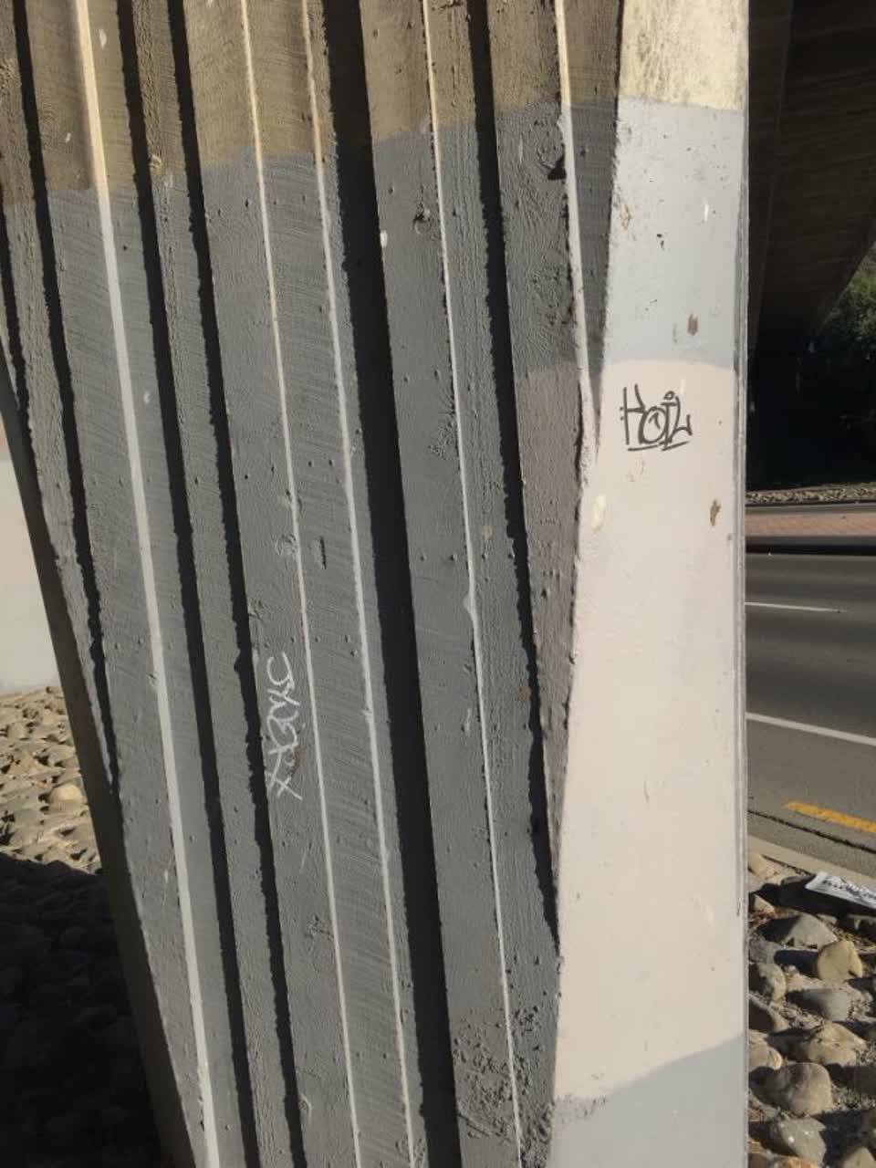 The photograph attached to this graffiti report