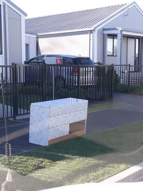 Rubbish/Recycling, a report photo