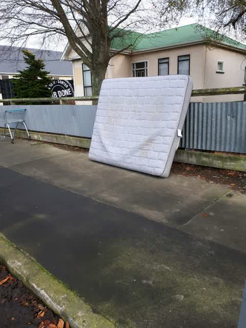 Rubbish/Recycling, a report photo