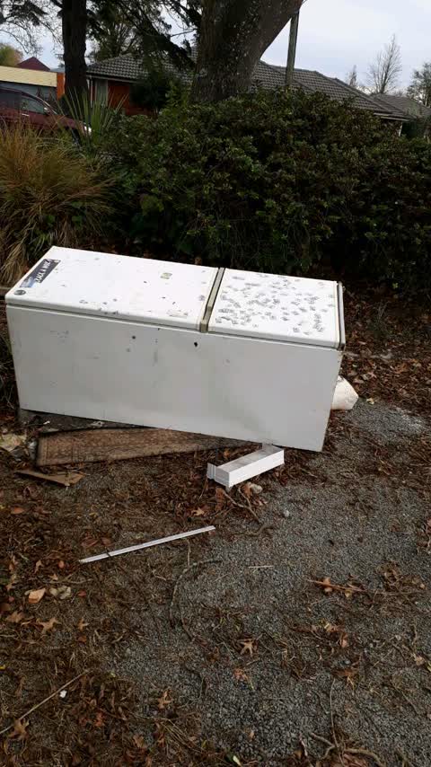 Rubbish/Recycling, a report photo
