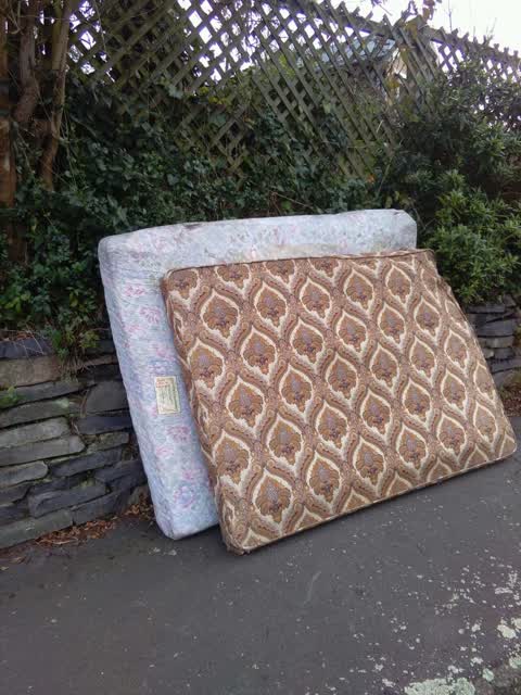 Rubbish/Recycling, a report photo