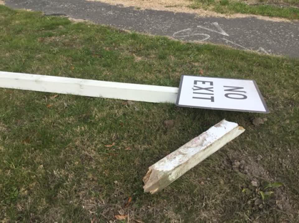 The photograph attached to this roading/streets report
