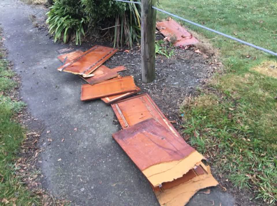 The photograph attached to this rubbish/recycling report