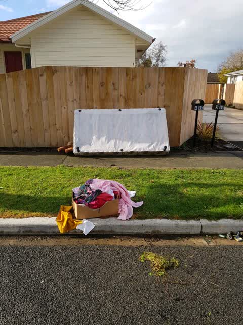 Rubbish/Recycling, a report photo