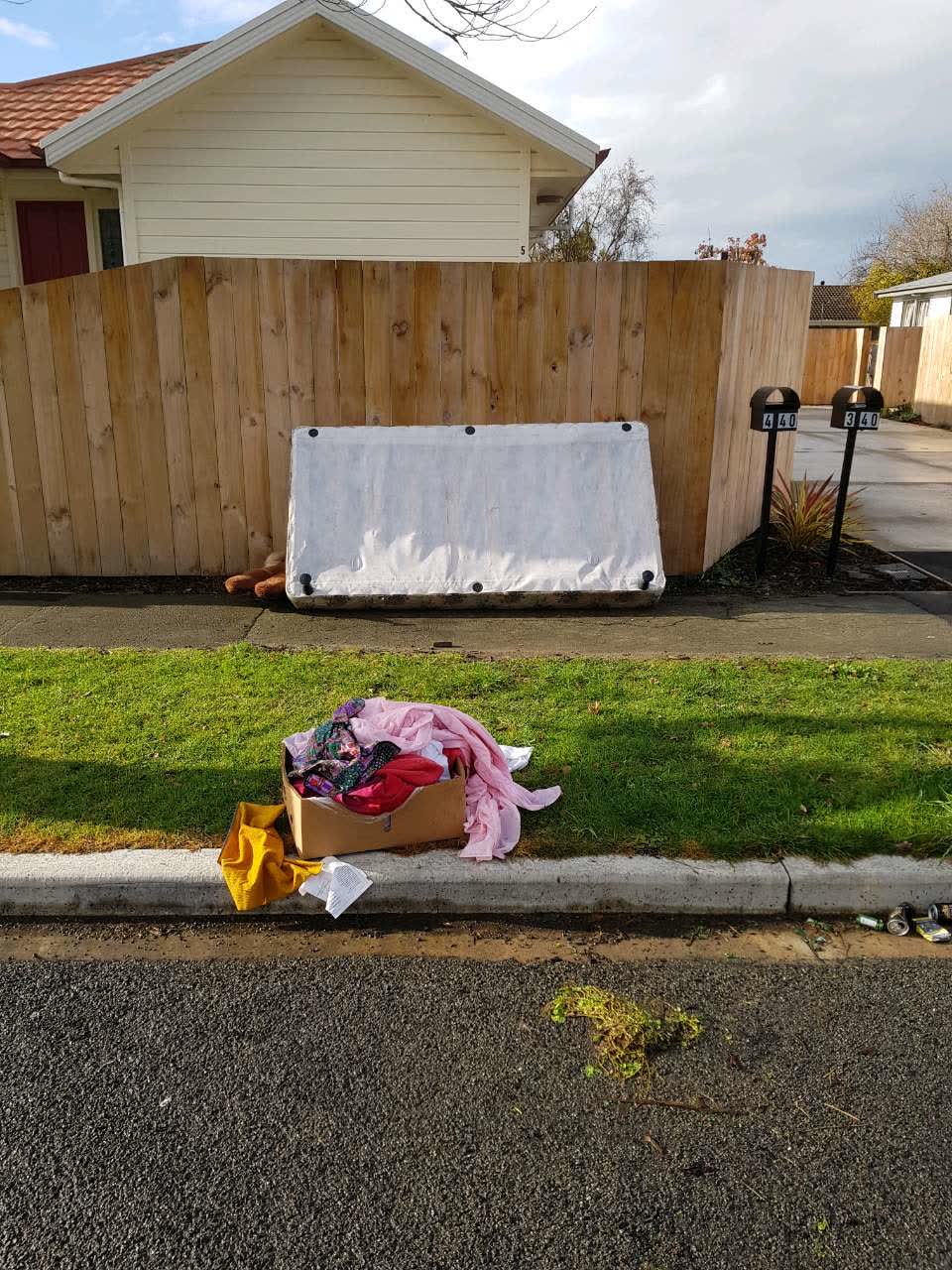 The photograph attached to this rubbish/recycling report