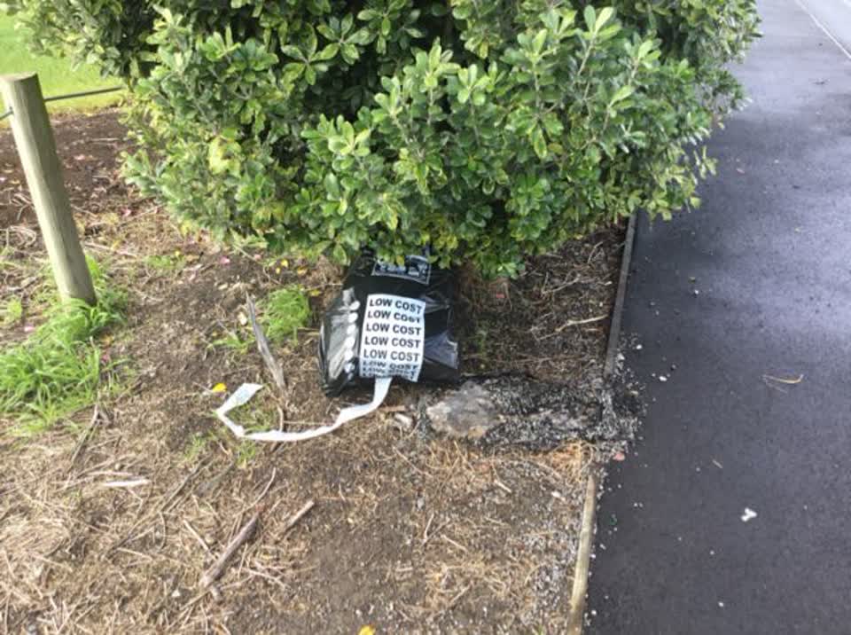 The photograph attached to this rubbish/recycling report