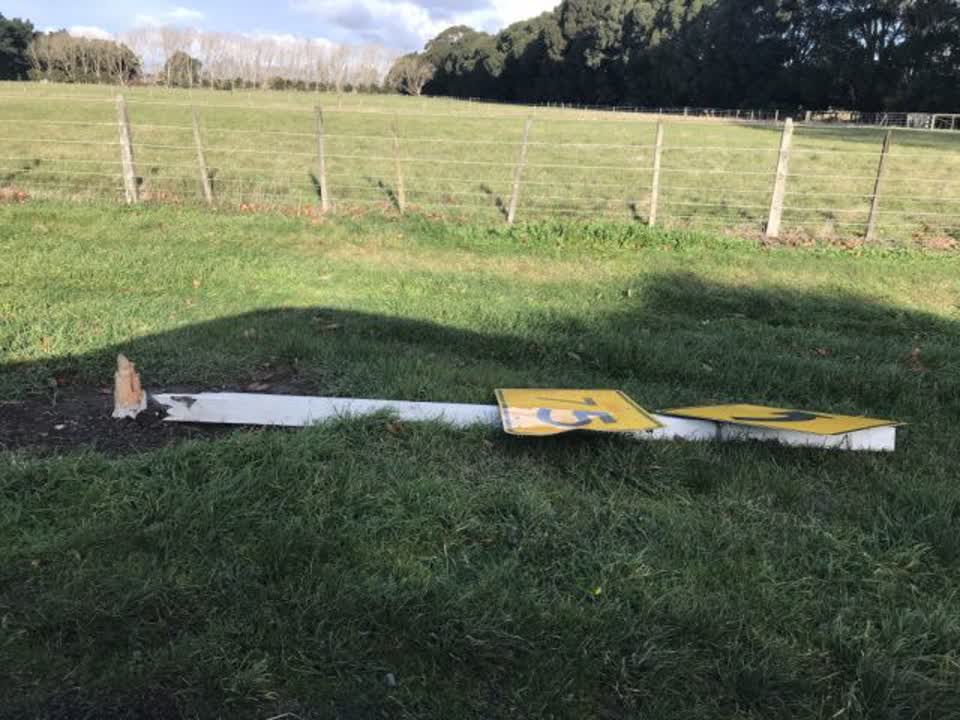 The photograph attached to this roading/streets report