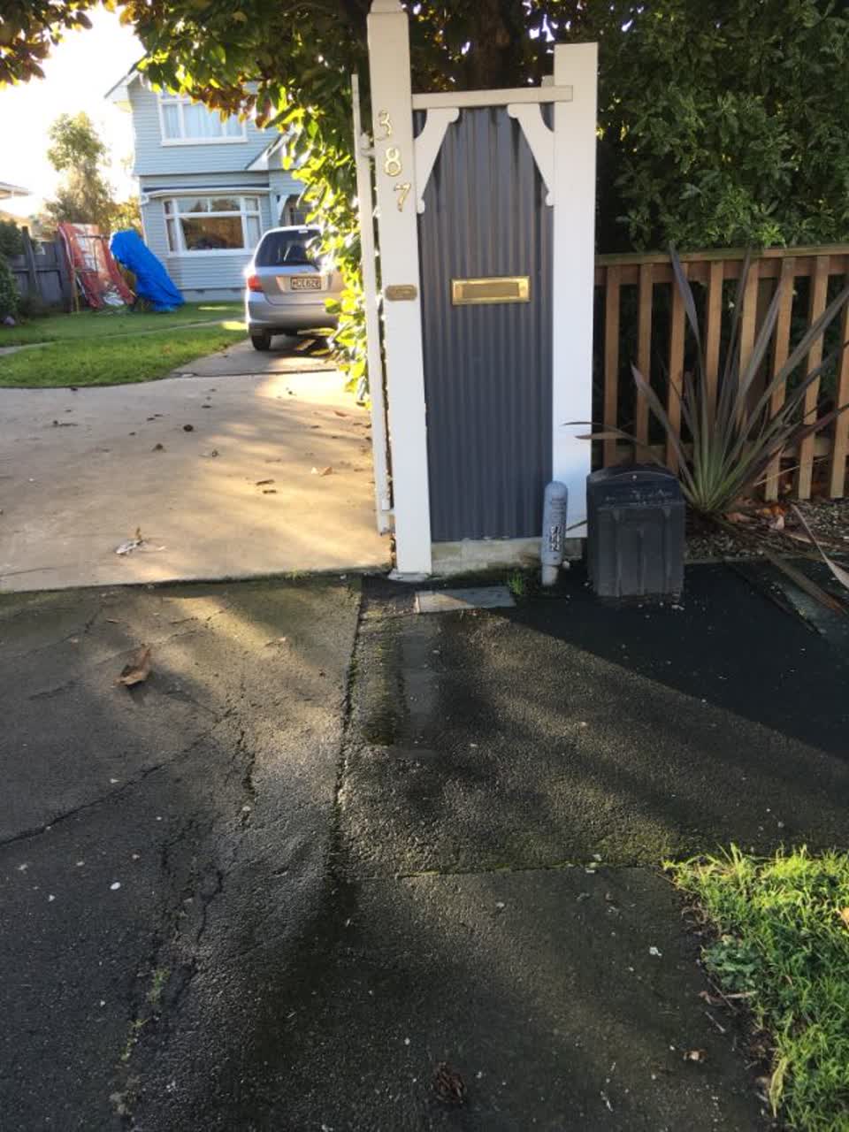 The photograph attached to this roading/streets report