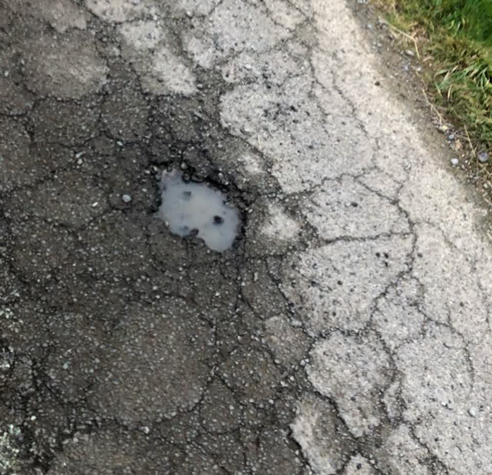 The photograph attached to this roading/streets report