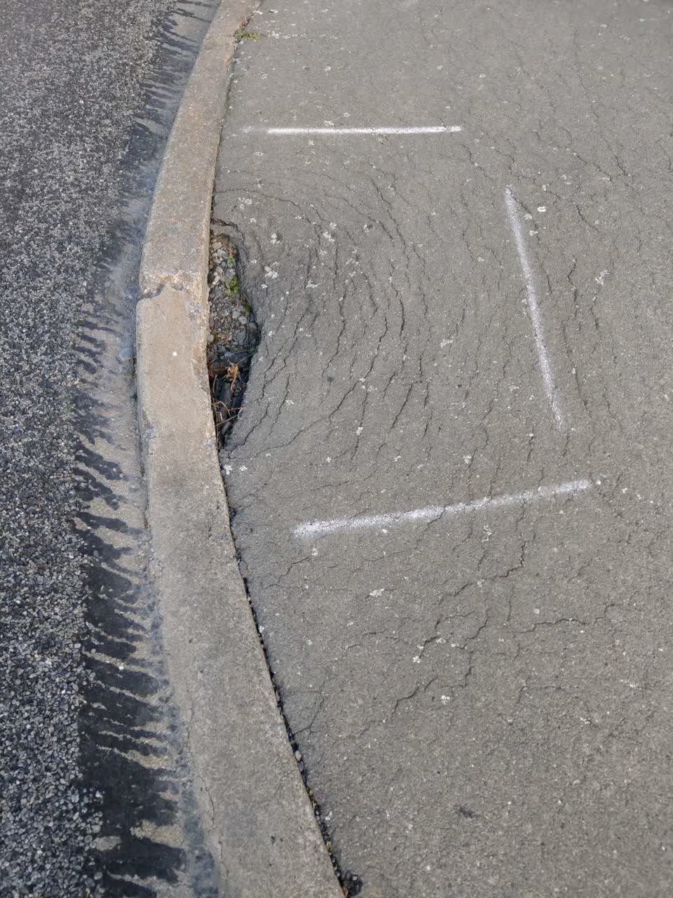 The photograph attached to this roading/streets report