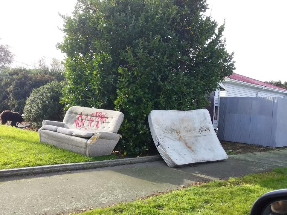 The photograph attached to this rubbish/recycling report